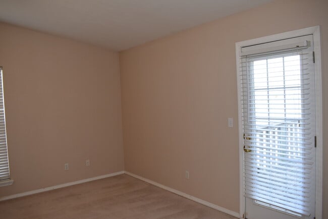 Building Photo - 4 bed / 3 bed Home with Gorgeous View!!!