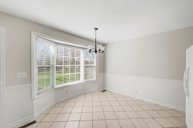 Building Photo - Stunning 3BR/2BA home in the desirable Temple Hills Golf Community!