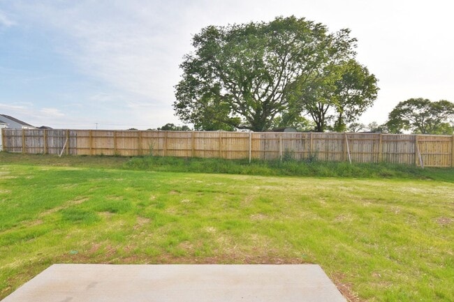 Building Photo - Gorgeous 4BR/2.5BA home in Three Rivers, triple Rockvale schools, neighborhood pool!