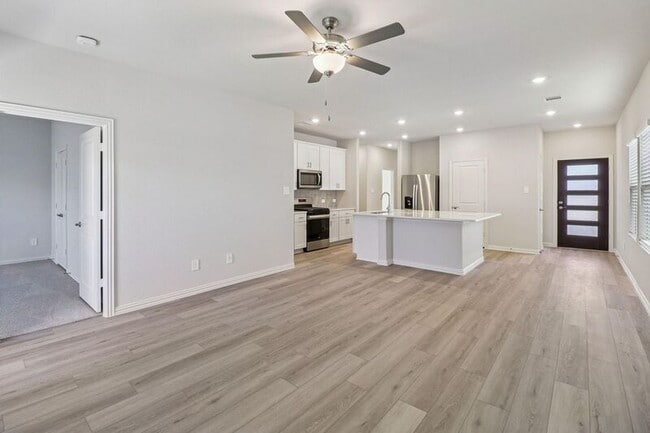 Building Photo - 5907 Belchamp Dr