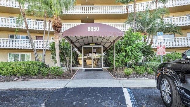 Primary Photo - 8950 Park Blvd