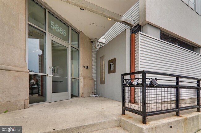 Building Photo - 5885 Colorado Ave NW