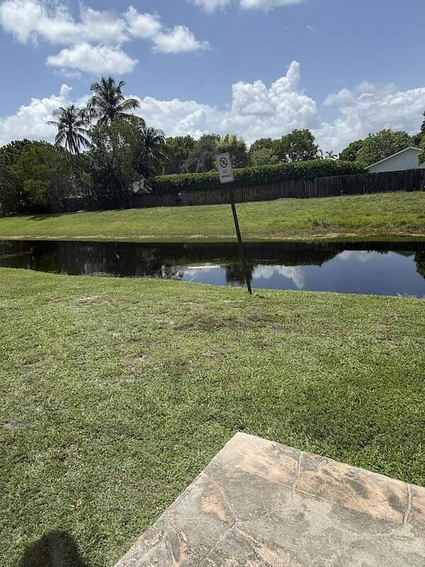 Building Photo - 10914 Royal Palm Blvd