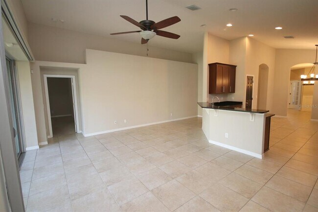Building Photo - 8827 Sentiero Dr