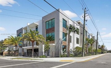 Building Photo - 515 NE 61st St