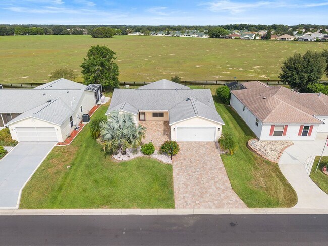Building Photo - 1228 Carvello Dr