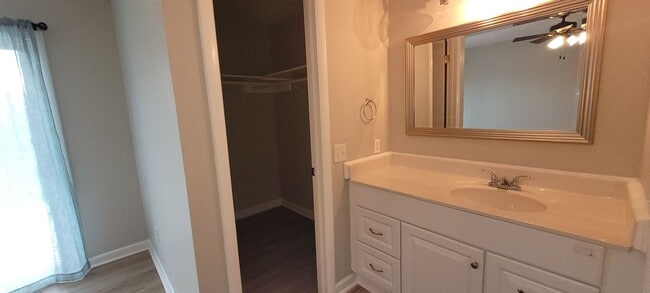 Building Photo - Clean 3 bedrooms, 2 baths, single garage w/remote control, and fenced yard!!