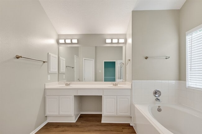 Building Photo - 19407 Arbor Pines Ln