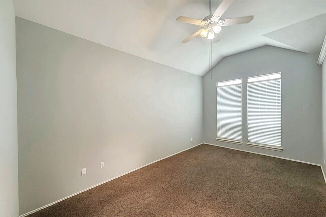 Building Photo - 3-Bedroom Home for Lease in Carrollton – U...