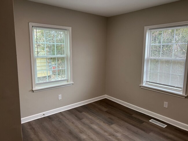 Building Photo - 2707 Patrick Ave