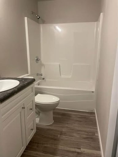 Building Photo - 210 2nd St SE