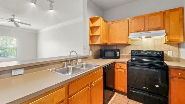 Building Photo - 4207 S Dale Mabry Hwy