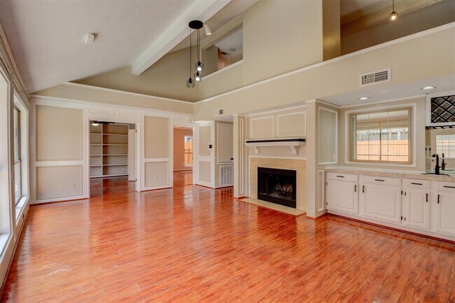 Building Photo - 21102 Marcin Dr