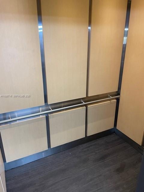 Building Photo - 130 S Shore Dr