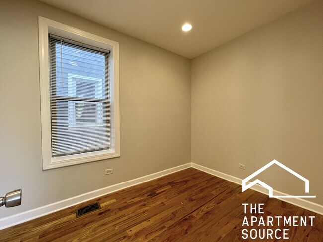 Building Photo - 3606 W Cortland St