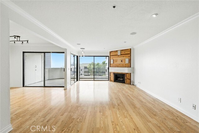 Building Photo - 220 Nice Ln