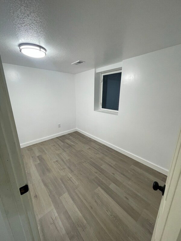 Building Photo - 517 S Atchison St