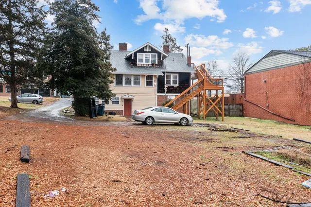 Building Photo - "Historic 2-Bed Apartment with Gleaming Hardwood Floors in Prime Durham Location!"
