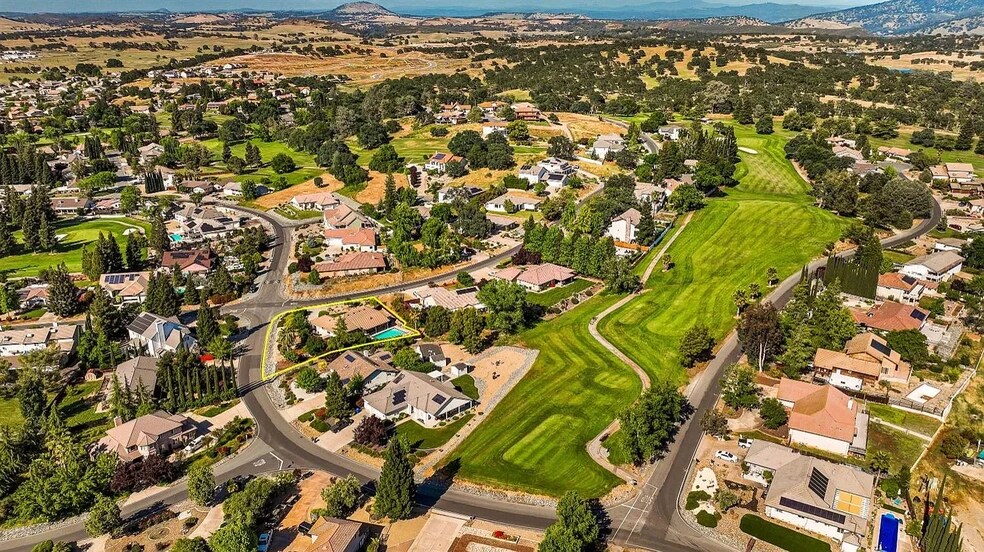 Building Photo - 689 Saint Andrews Rd