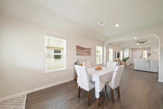 Building Photo - 5407 Briana Dee Dr