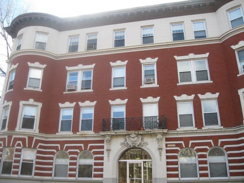 Building Photo - 1595 Beacon St