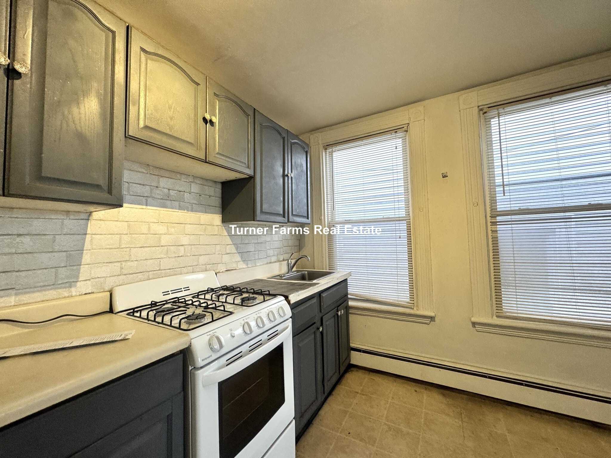 Building Photo - 8 Parker Hill Ave