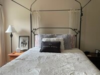 Building Photo - 205 Cresswell St