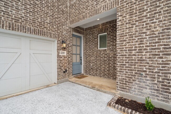 Building Photo - 4209 Watson Wy