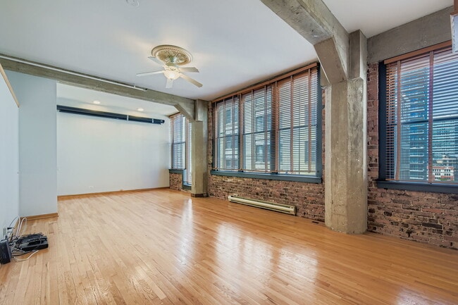 Building Photo - 720 S Dearborn St