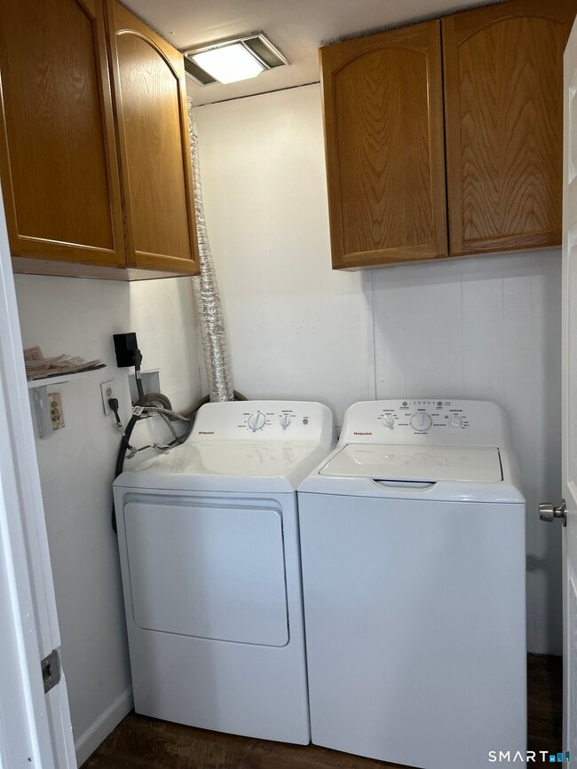 Building Photo - 2324 Post Rd