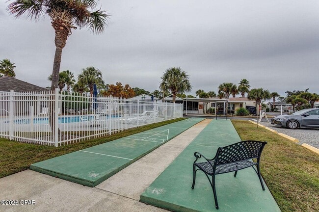 Building Photo - 1219 Thomas Dr