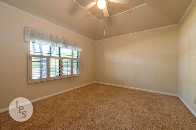 Building Photo - Woodward Park Home, 3BR/2BA, Pool, Spa, Gr...