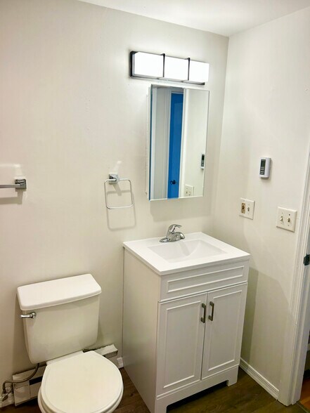 Building Photo - 115 1st Ave