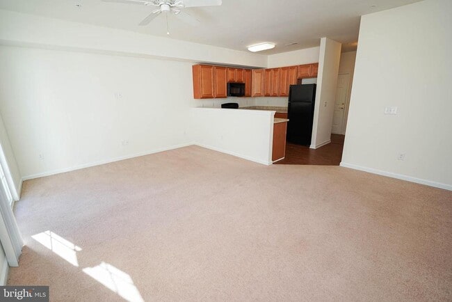 Building Photo - 403 Parkview Ct