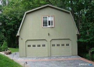 Building Photo - 63 Great Hill Rd