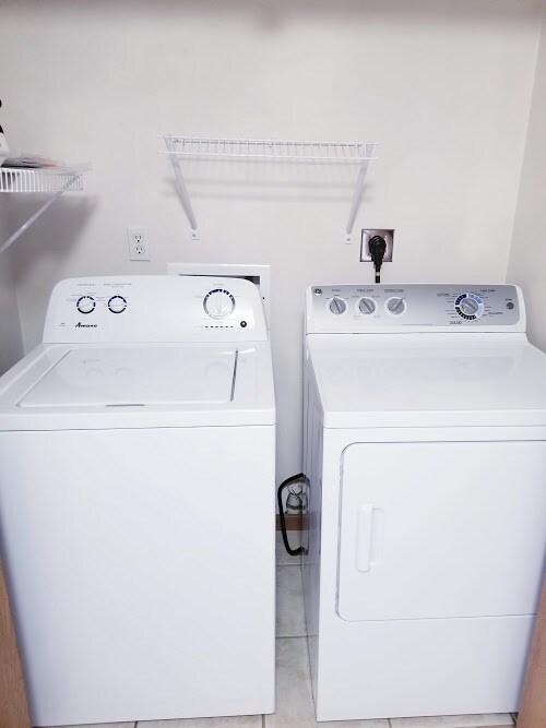 Building Photo - 1230 Murray St NE