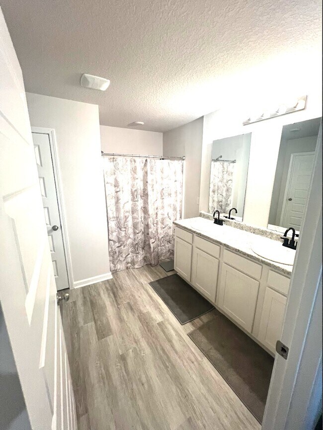 Building Photo - 4396 Winged Elm Ct