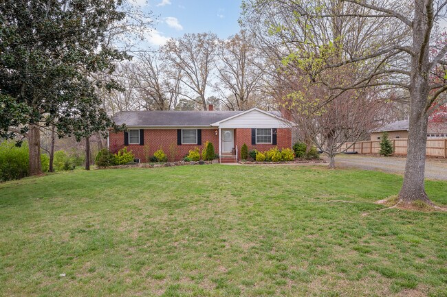 Building Photo - 296 Hopewell Church Rd