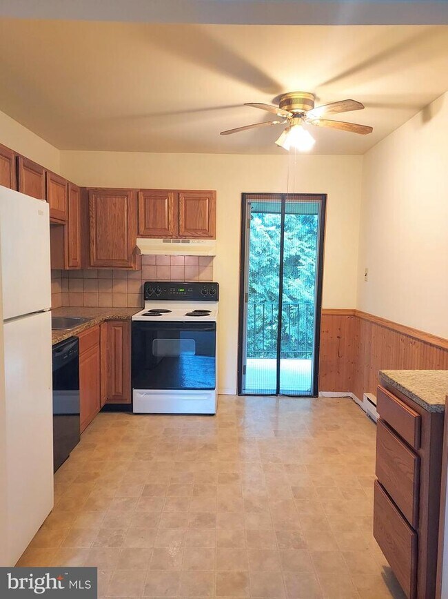 Building Photo - 103 Deep Run Rd