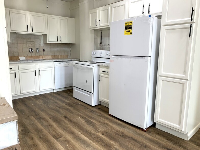 Kitchen - 19 W Washington St