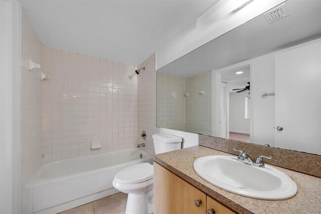 Building Photo - 2809 N Course Dr