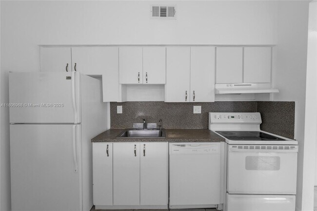 Building Photo - 7400 W 20th Ave