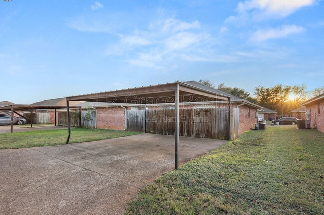 Building Photo - 10217 Hyacinth Ln