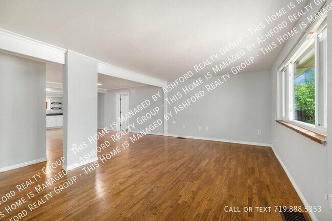Building Photo - 1406 N Foote Ave