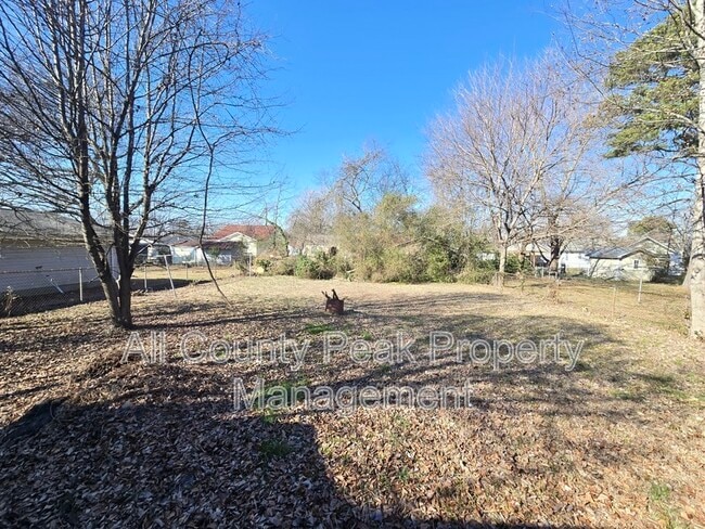 Building Photo - 1605 S Mack Smith Rd