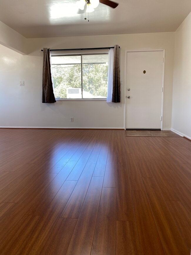 Building Photo - 1820 Verdugo Loma Dr