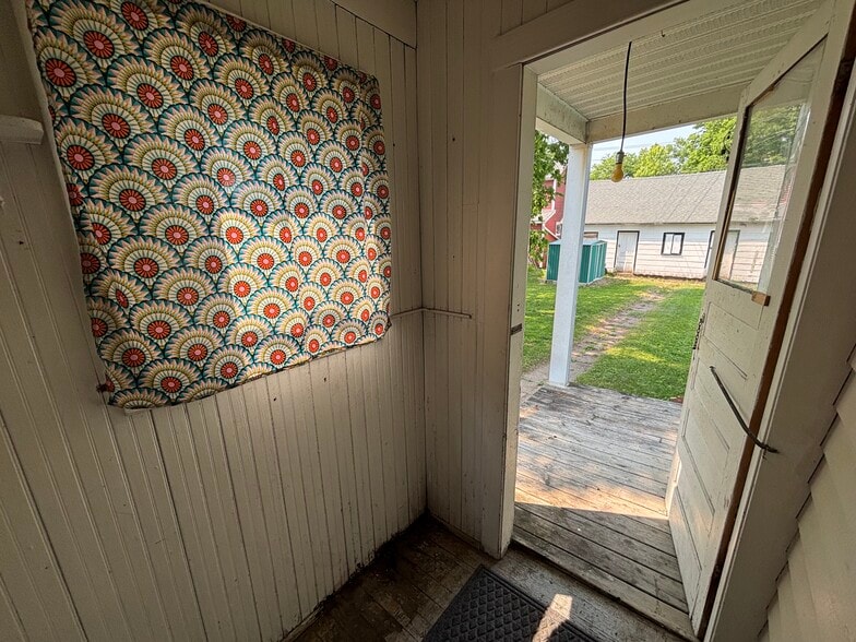 Rear Entrance - 1509 Mississippi St