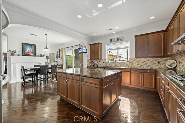 Building Photo - 16423 Village Meadow Dr