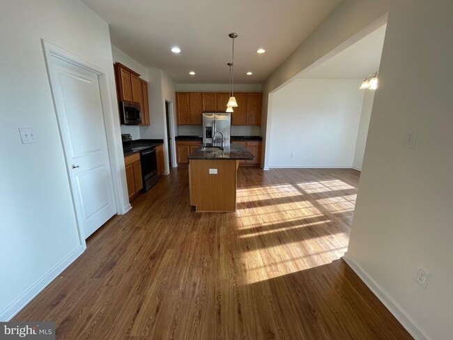 Building Photo - 103 Alexandreas Ct