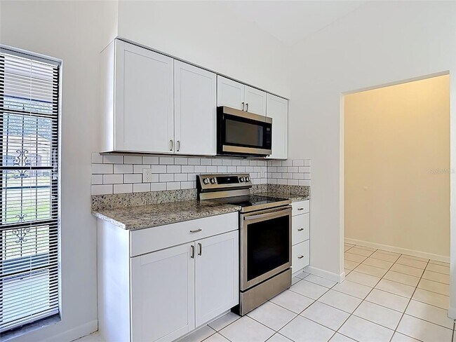 Building Photo - 3255 Amherst Ave
